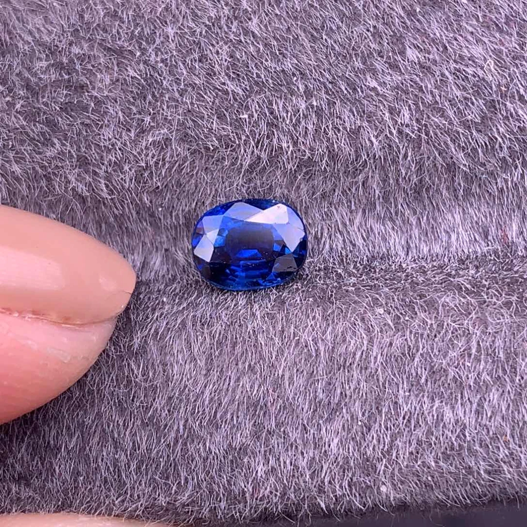 蓝宝石裸石未镶嵌1.02ct皇家蓝