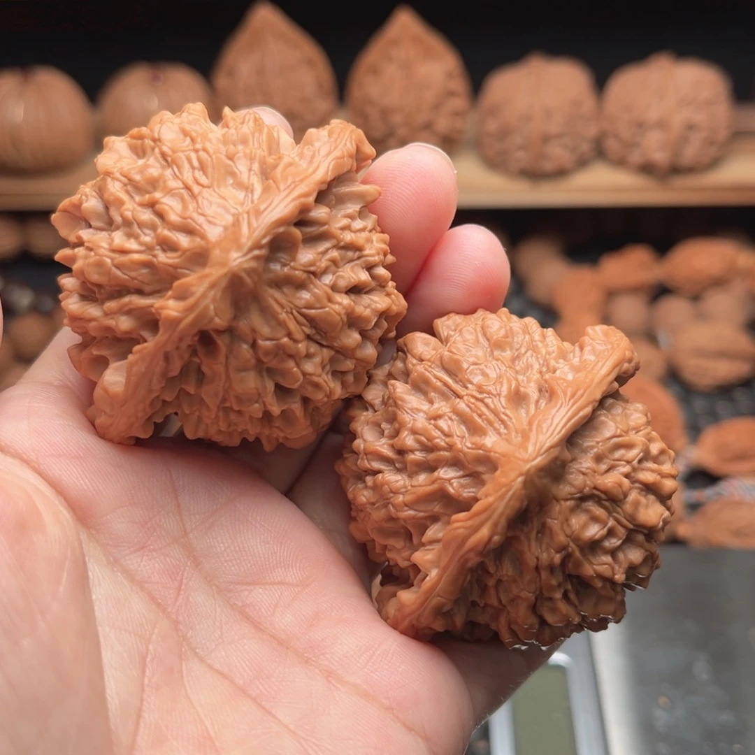 东*文玩核桃管帽异形52边尖有微修
