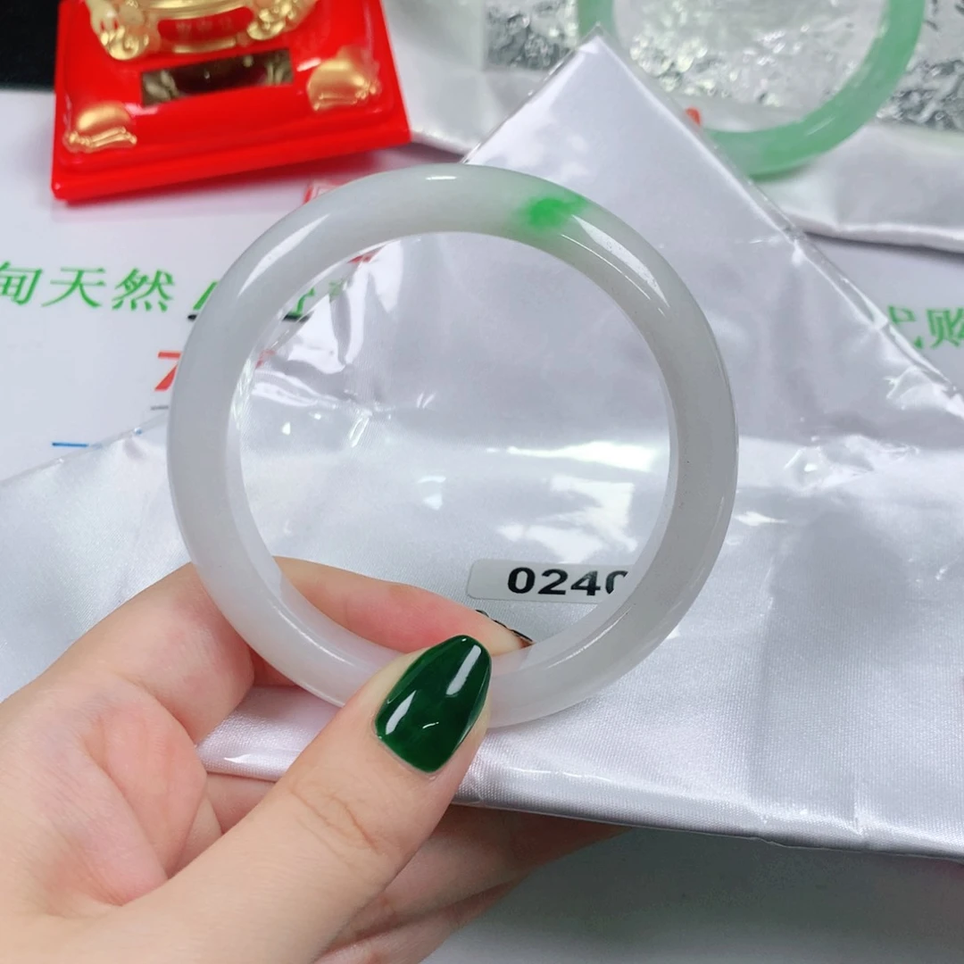 翡翠手镯（圆镯）未镶嵌正圈0240