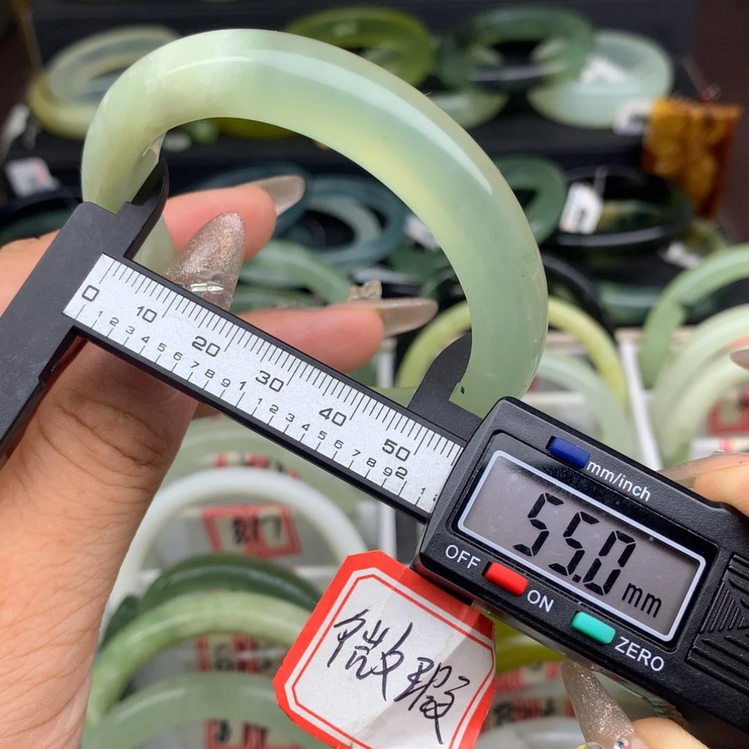 蛇纹石玉未镶嵌手镯810