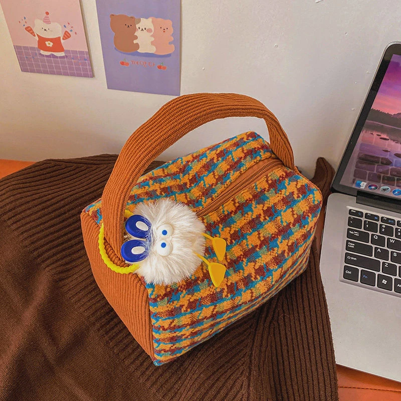 2025新款韩系秋冬包包女可爱河豚包千鸟格化妆包便携外出手提包yj