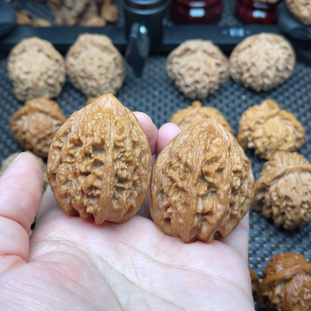 文玩核桃吊坠好****?大沽石