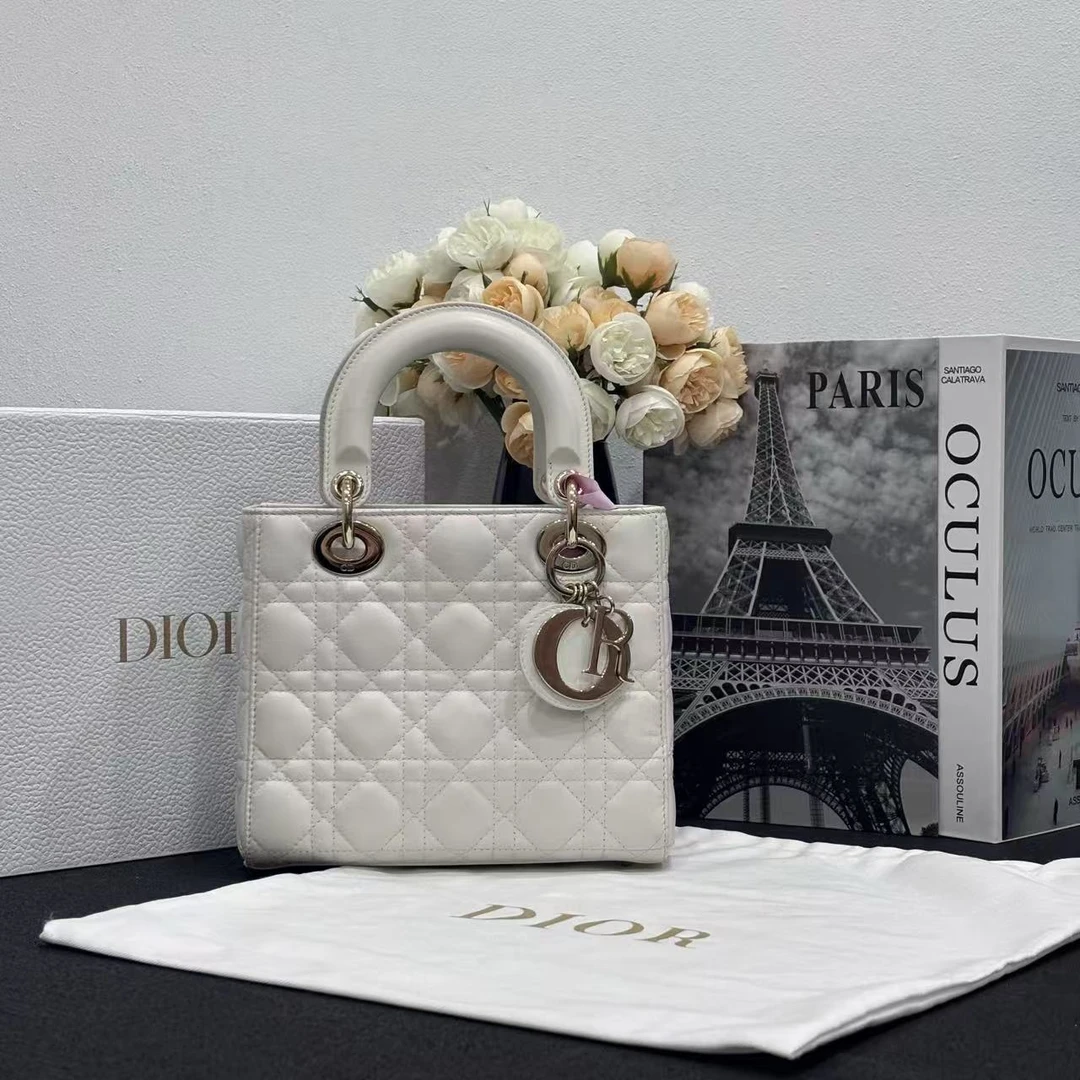 未使用 DIOR/迪奥 壹所奢品/迪奥 四格戴妃 羊皮白金斜挎包闲置