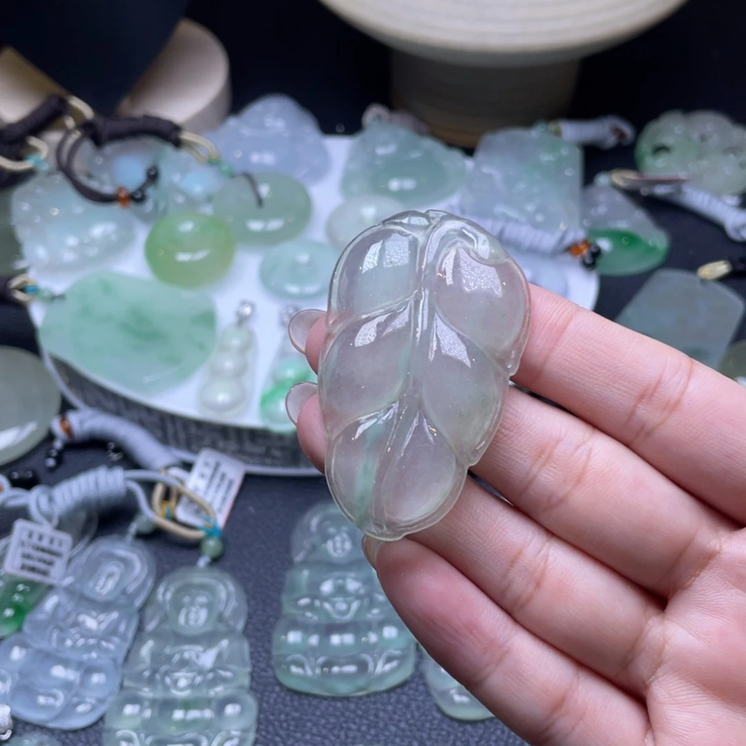 颈饰未镶嵌翡翠必*