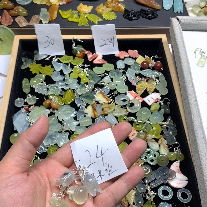 蛇纹石玉耳钉足银镀金镶嵌1****3