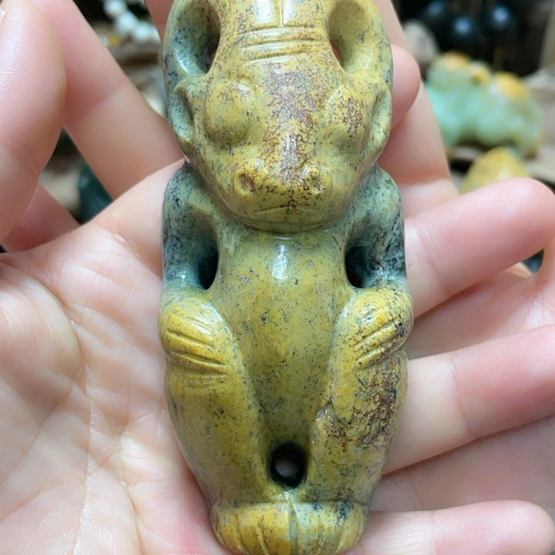 【闪购商品】未镶嵌岫岩河磨玉（透闪石质玉）把件