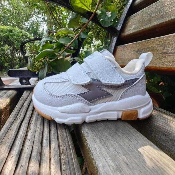 幼儿康童鞋春秋款透气防滑耐磨预防内八外八鞋子网面儿童学步鞋