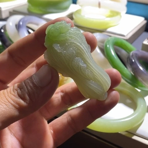 和田玉未镶嵌颈饰