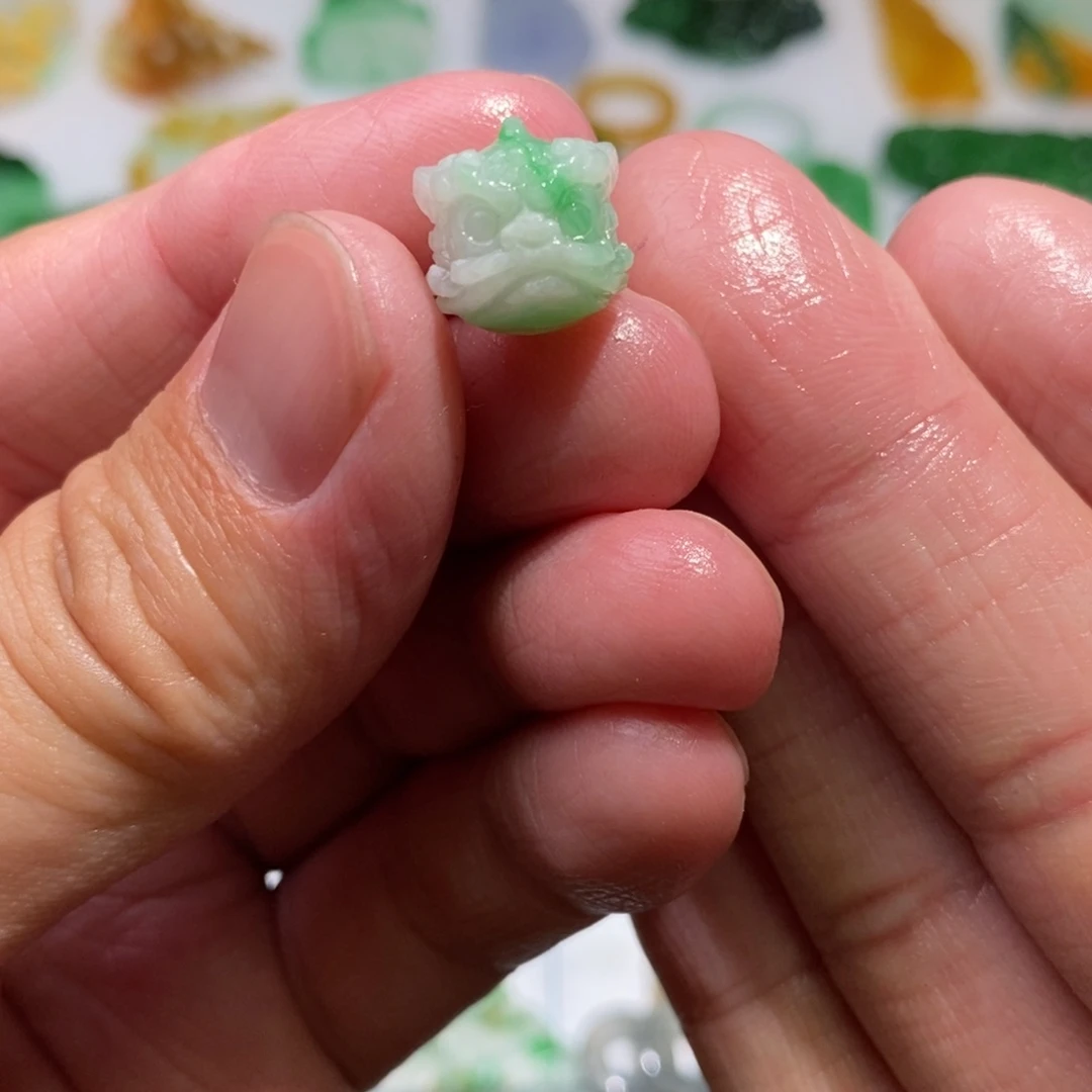 定制翡翠未镶嵌吊坠