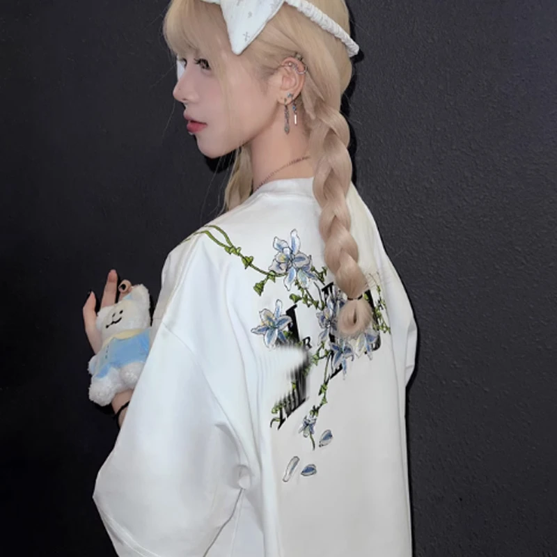 M+藤蔓花卉刺绣短袖男女同款