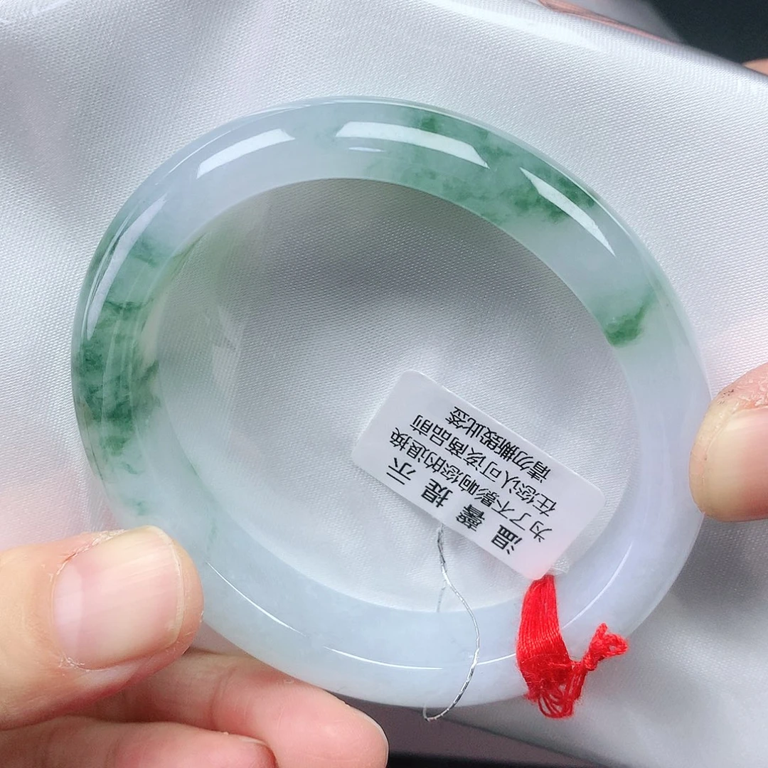 翡翠手镯未镶嵌54贵