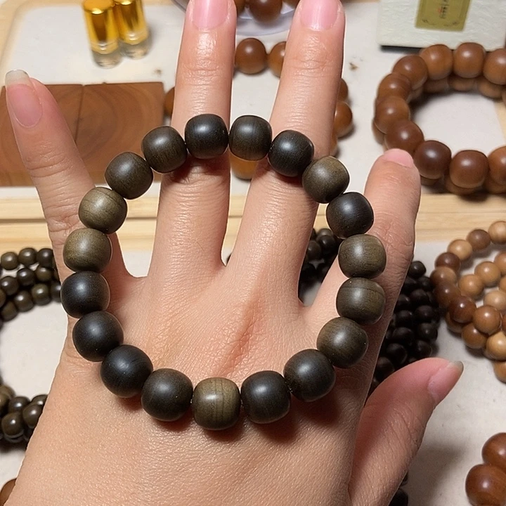 木渚**恋老山檀香阴沉珠