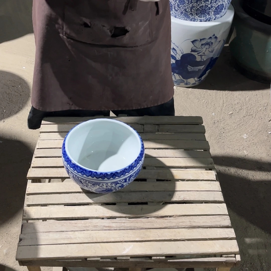 瓷片缠枝莲23.8888888
