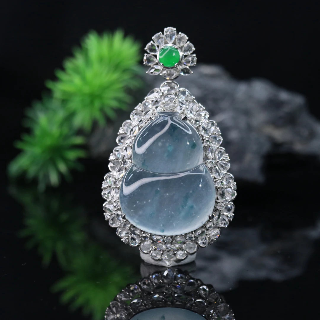 64天然缅甸翡翠A货18k葫芦吊坠/001141/上海嘉禾拍卖