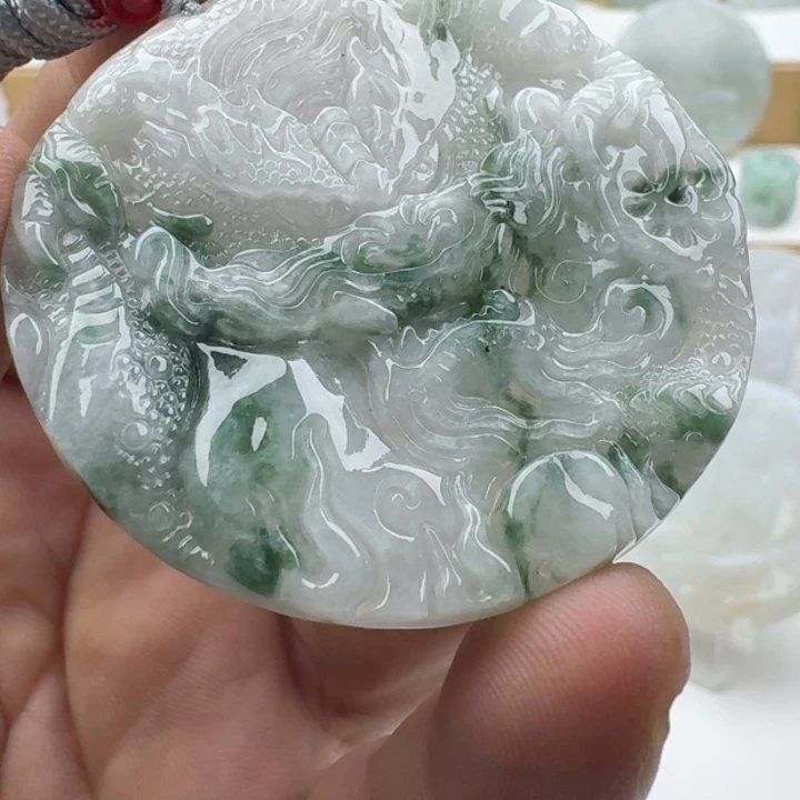 翡翠未镶嵌颈饰天然缅甸A货翡翠