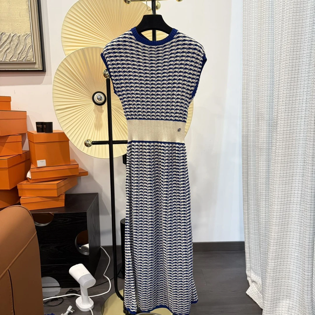 95新 Chanel/香奈儿 Chanel香奈儿蓝色无袖针织长裙 36码