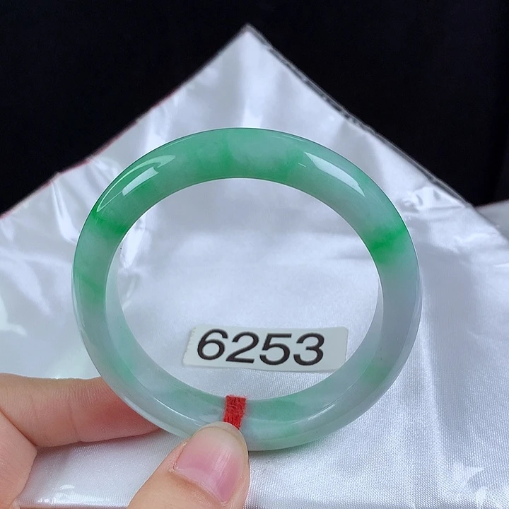 翡翠未镶嵌手镯53圈