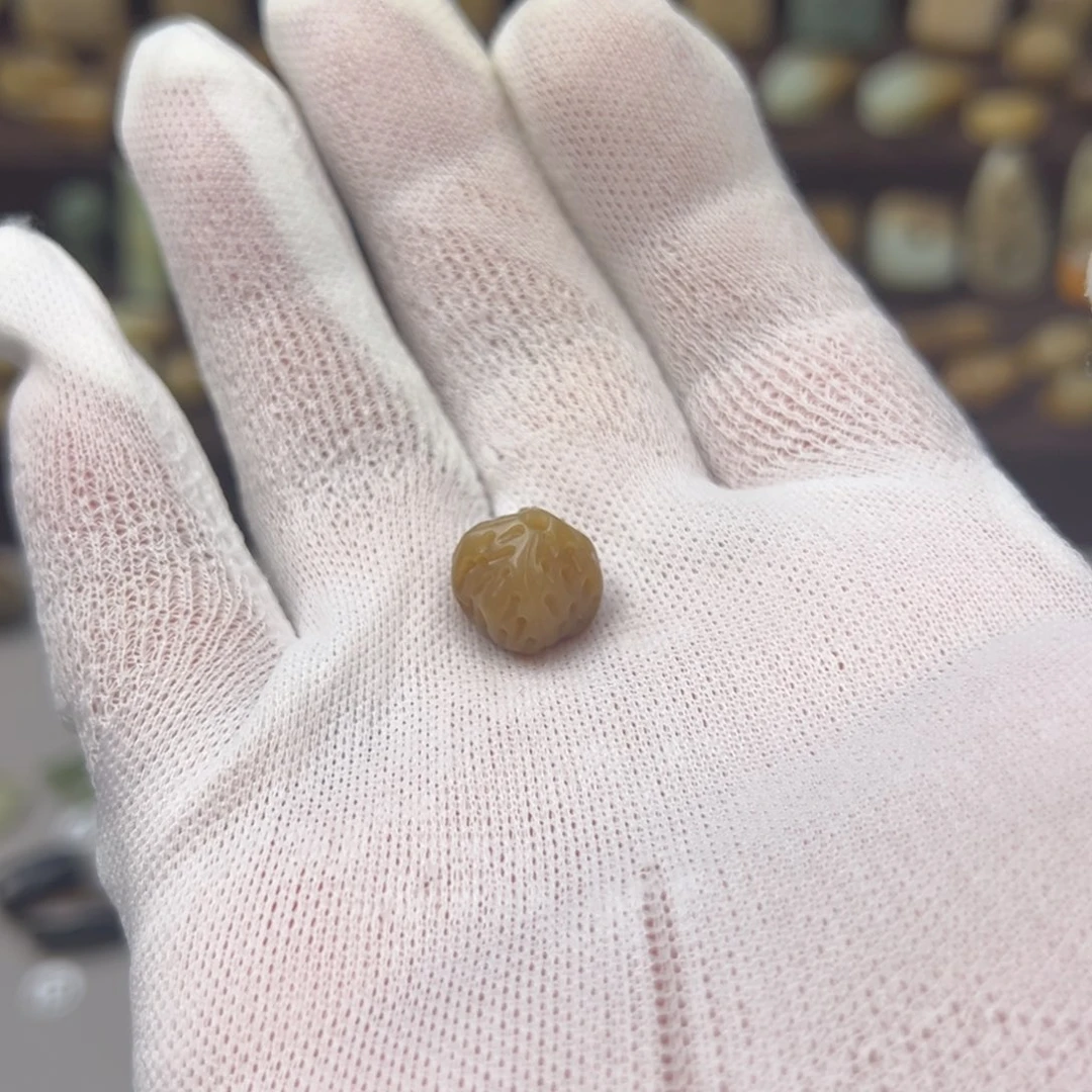 和田玉（黄玉）未镶嵌颈饰