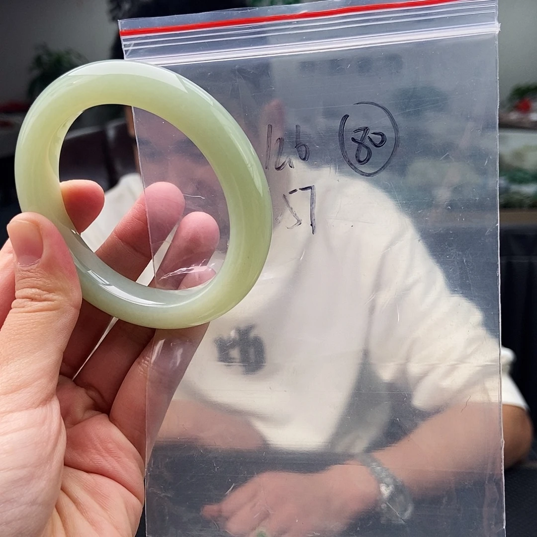 和田玉未镶嵌手镯颜色多样性发拍一发一