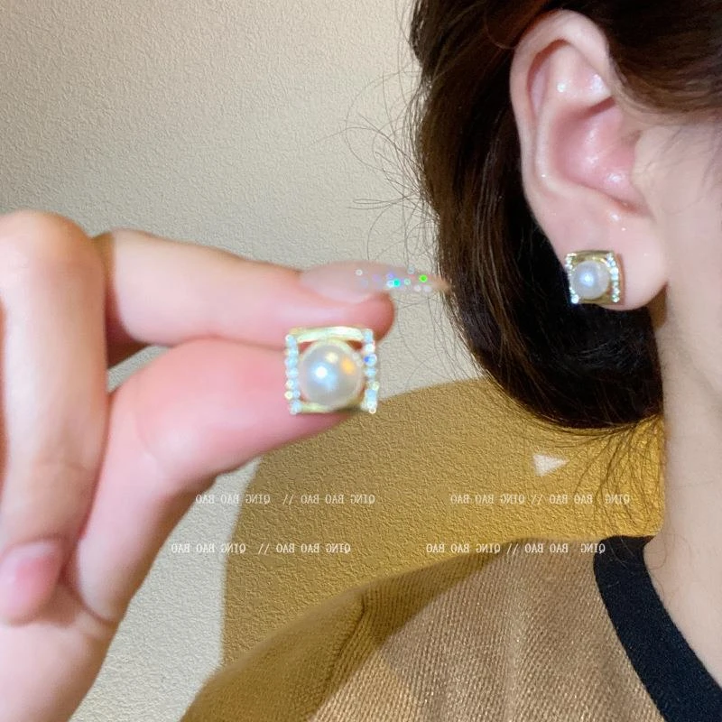 铜合金锆石耳饰 银针百搭耳钉女小众轻奢气质高级感耳环复古时尚