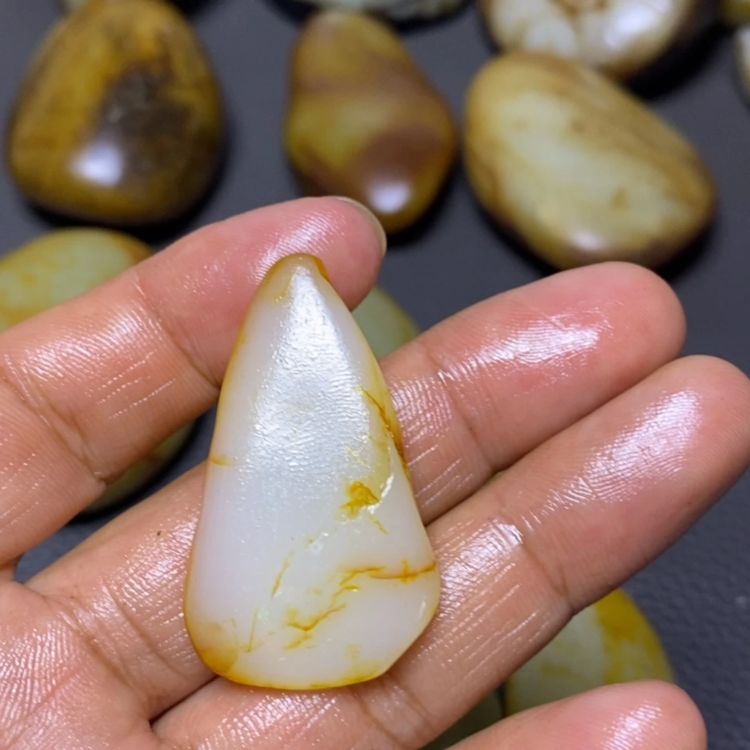 未镶嵌和田玉（糖玉）挂件