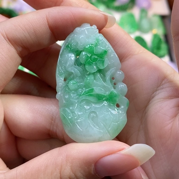 颈饰未镶嵌翡翠吊坠