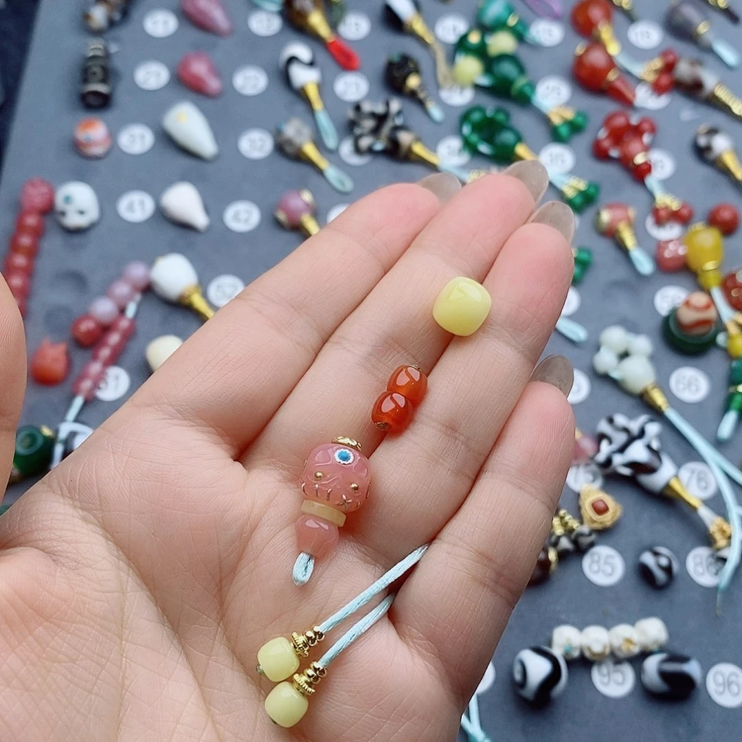 怦***空玛瑙/玉髓饰品未镶嵌