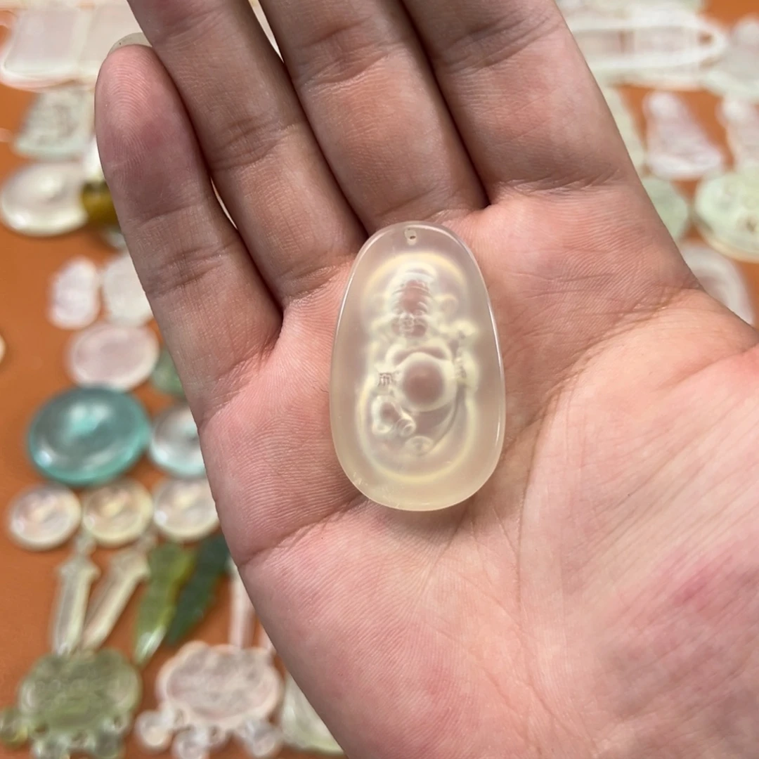 蛇纹石玉未镶嵌颈饰