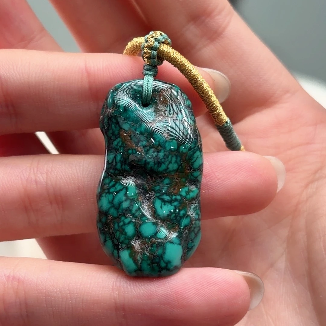 绿松石未镶嵌颈饰