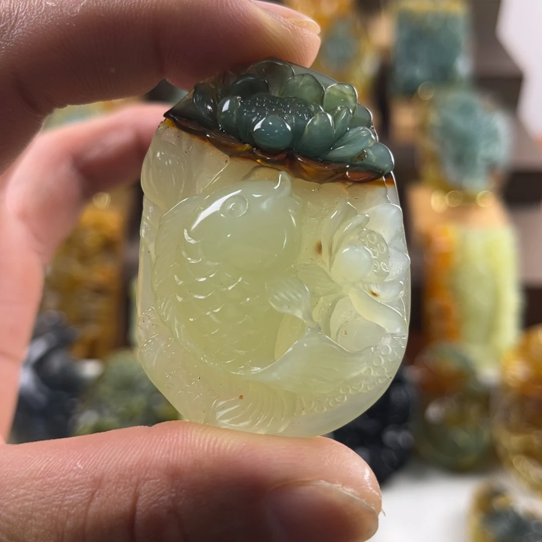 蛇纹石玉未镶嵌颈饰