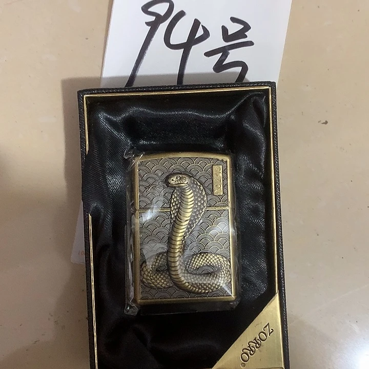 汽***帅94号佐罗盔甲蛇打火机