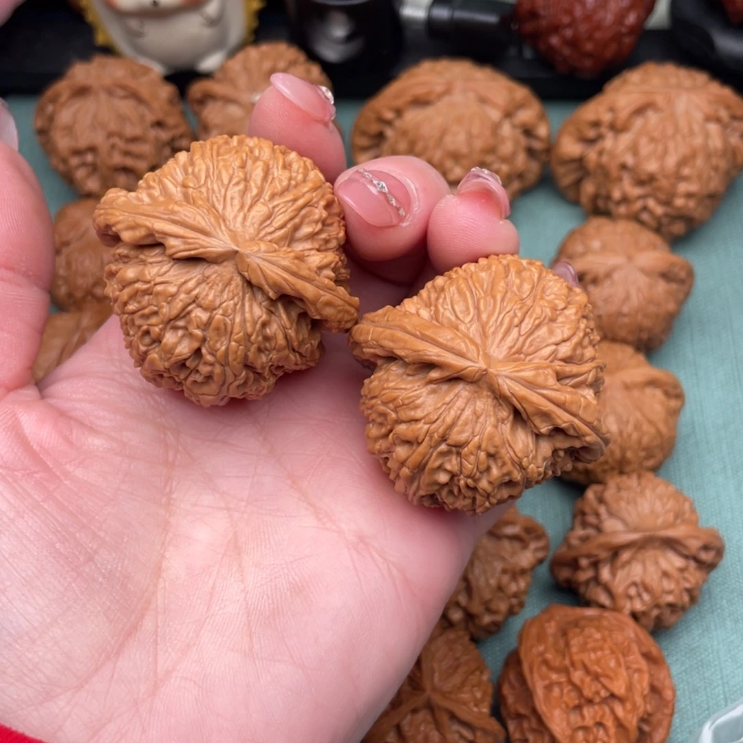 文玩核桃把件全品白狮子43.5