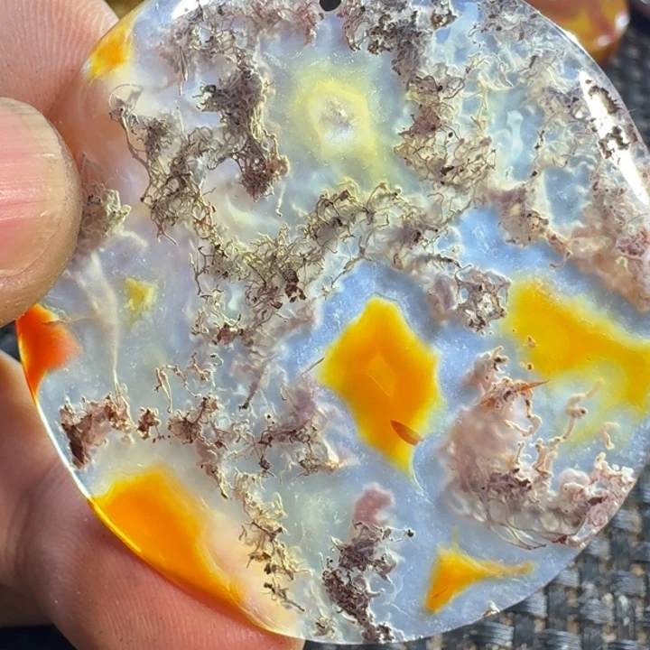 L***G玛瑙/玉髓未镶嵌颈饰