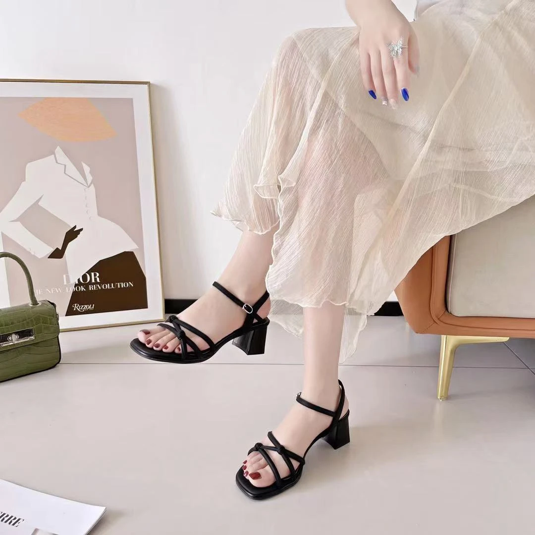 夏季时尚粗跟凉鞋7660