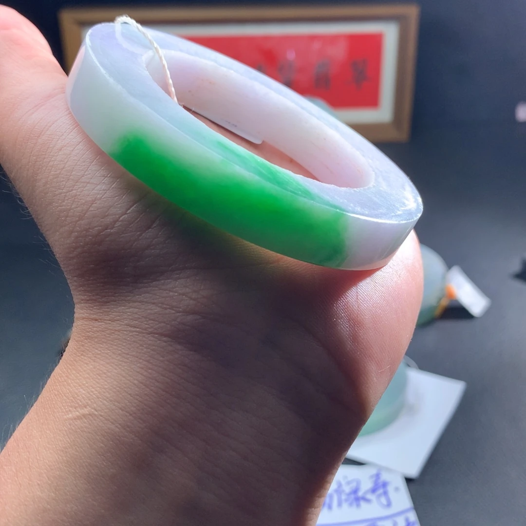 定制翡翠未镶嵌手镯