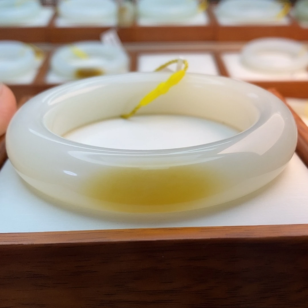 和田玉（糖玉）未镶嵌手链