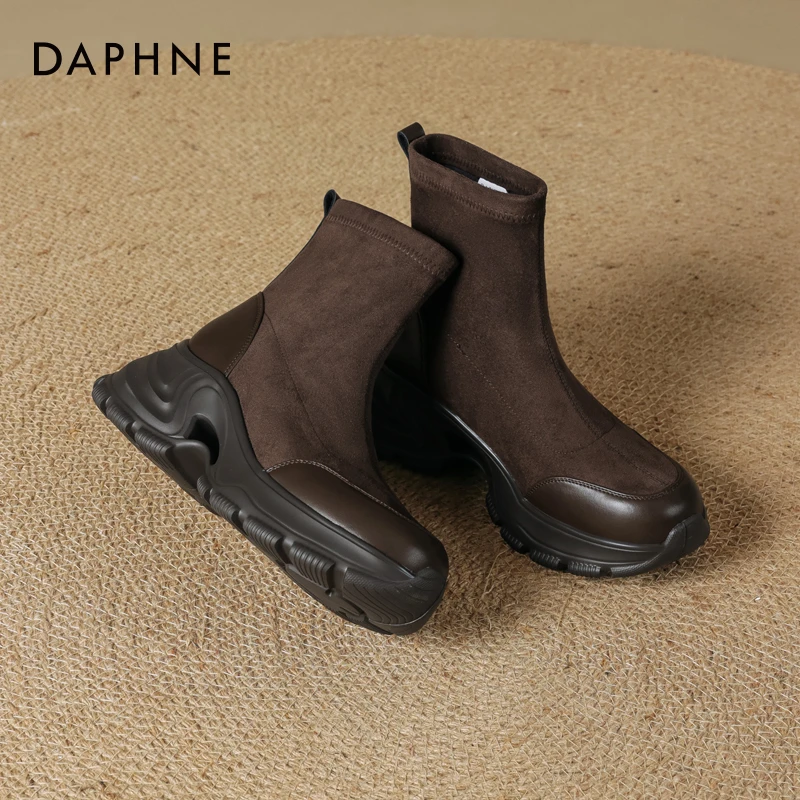 达芙妮网红爆款棕色短靴瘦瘦靴女2025秋季复古厚底增高中筒马丁靴