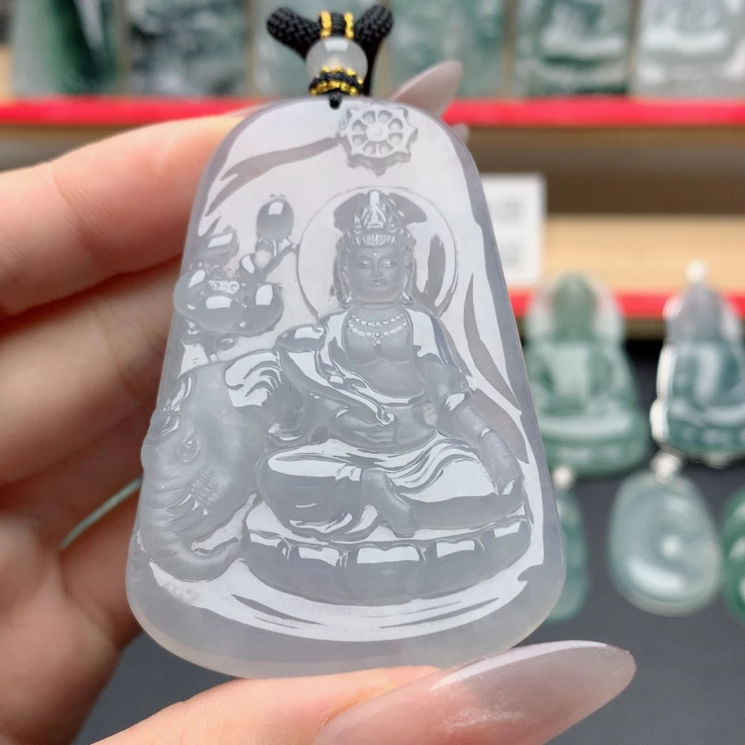 新***点翡翠未镶嵌颈饰普贤菩萨