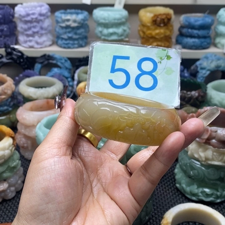 未镶嵌手镯石英岩玉