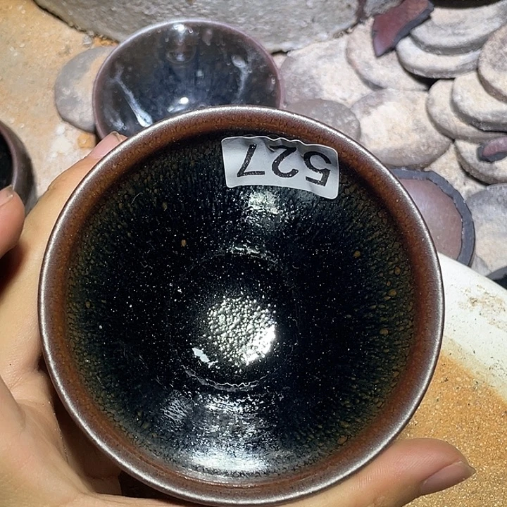 摆件提出建议在这里继续等待