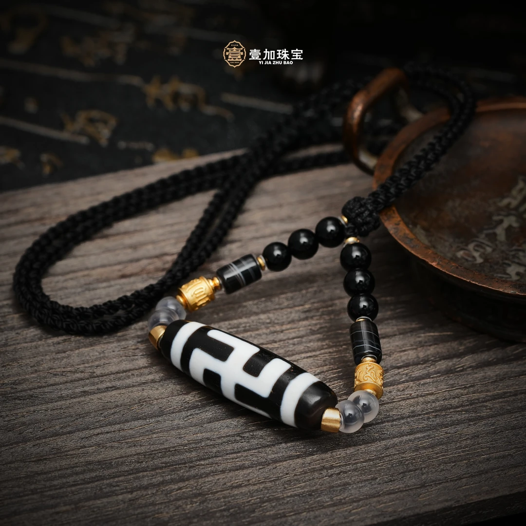 壹加小羊精选/行运黑白一眼万字锁骨链