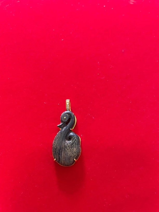 沉香吊坠18k金镶嵌设计天鹅吊坠 送链子