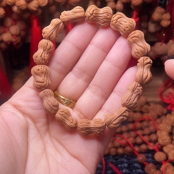 木质类龙纹桃枭挂件