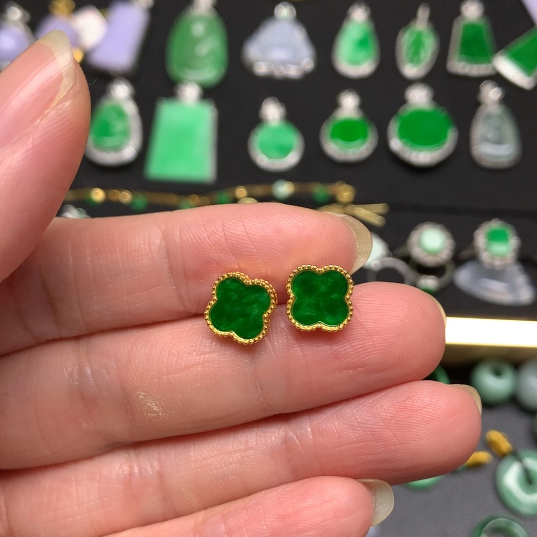 翡翠未镶嵌耳饰有纹裂