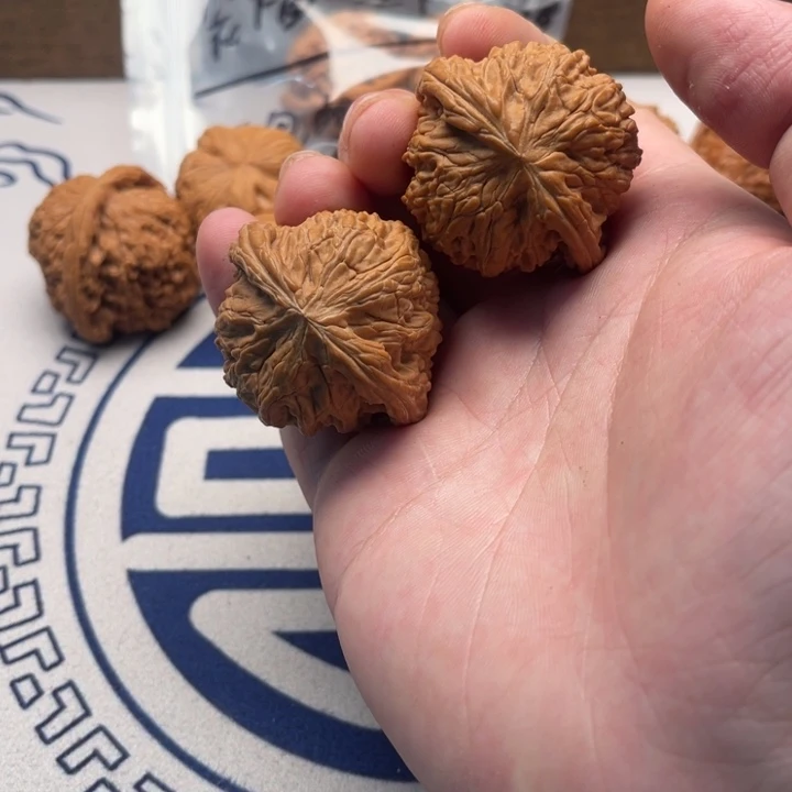 文玩核桃吊坠嘿嘿