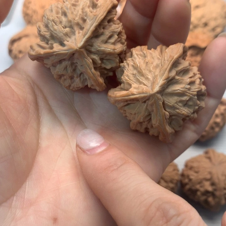 文玩核桃把件全品盘山三棱38