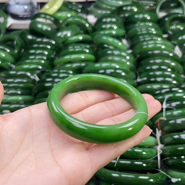 未镶嵌手镯和田玉（碧玉）