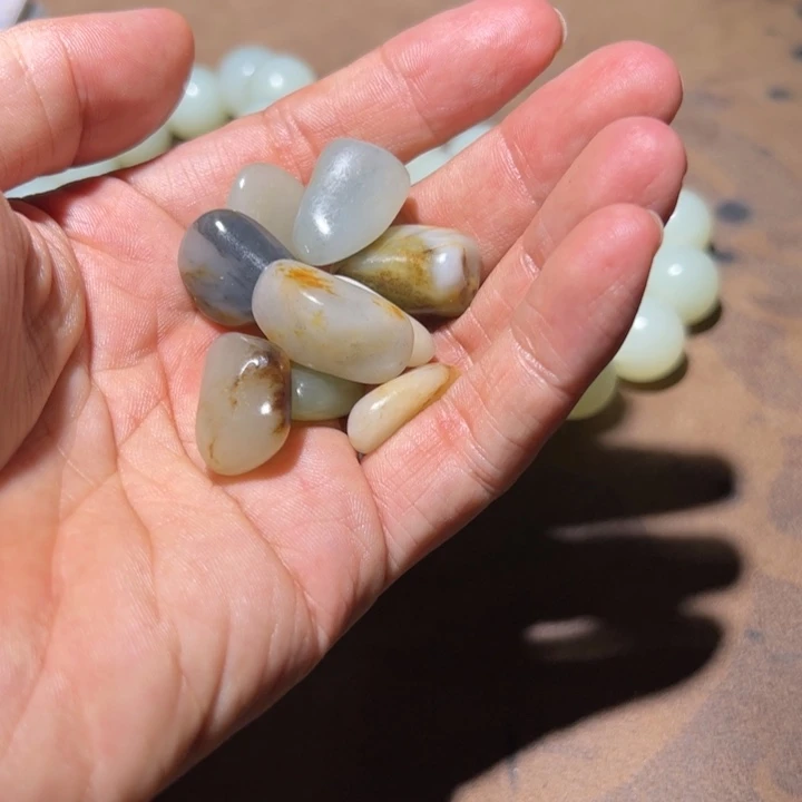 和田玉（糖玉）未镶嵌颈饰玉*