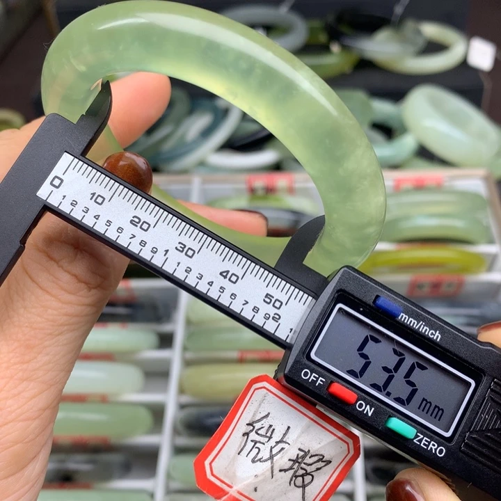 蛇纹石玉未镶嵌手镯845