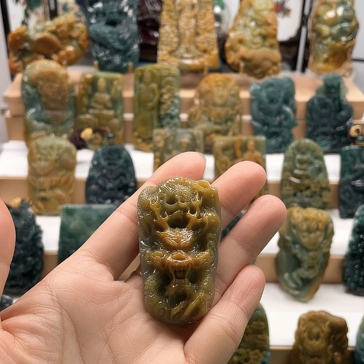 翡翠颈饰未镶嵌天然翡翠A货龙